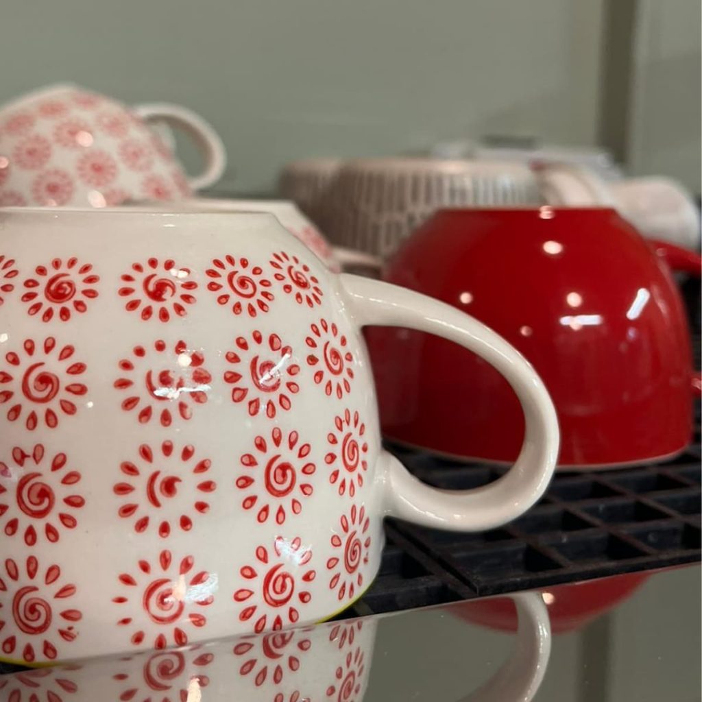 Clean red and white patterned coffee cups